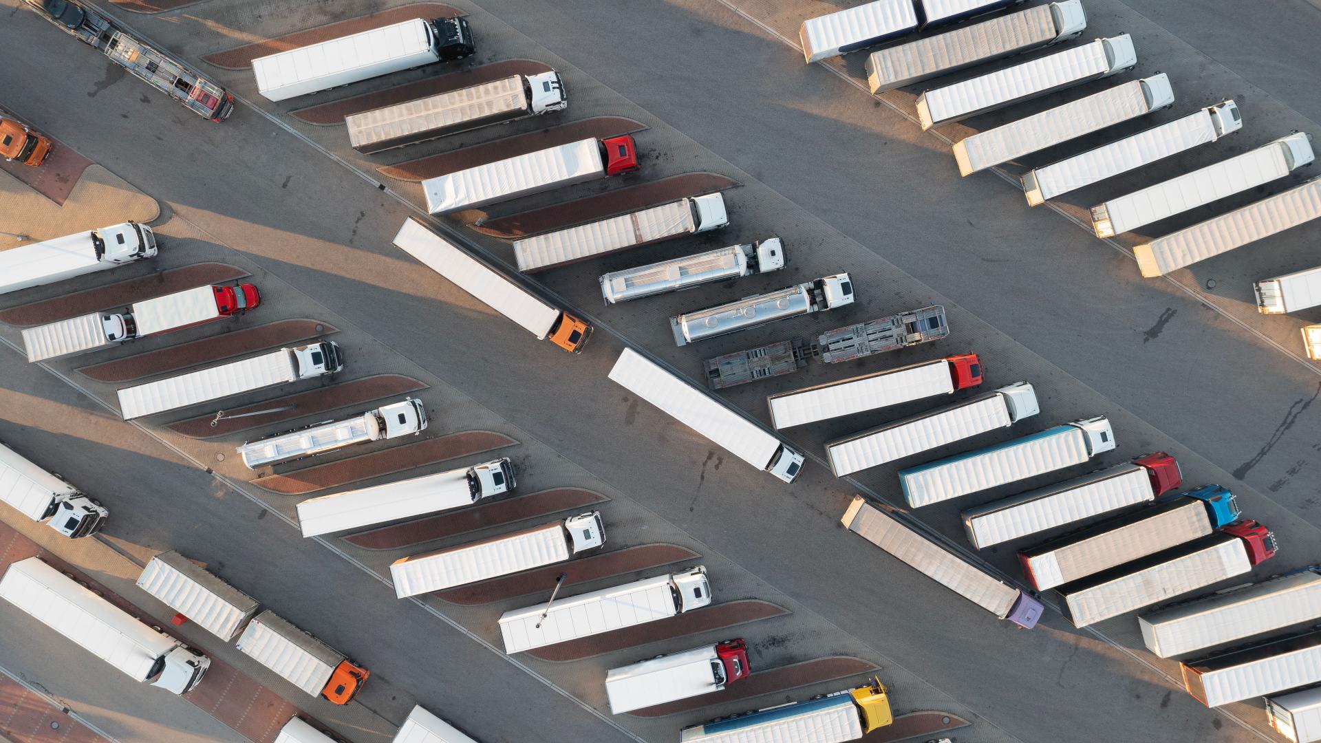 Truckparking - foto van bovenaf