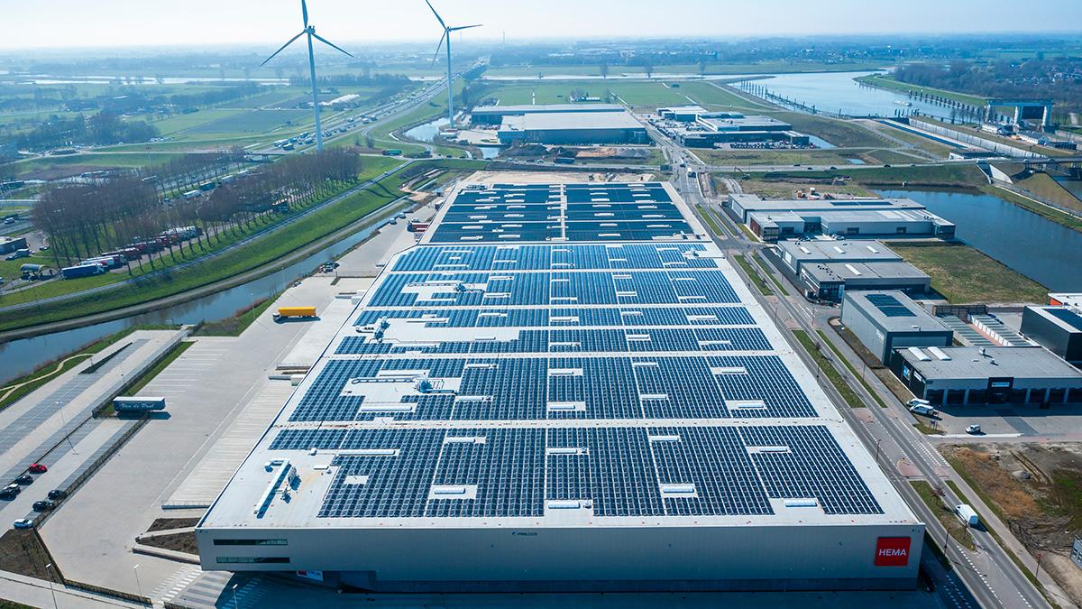  Zonnepanelen op distributiecentra 